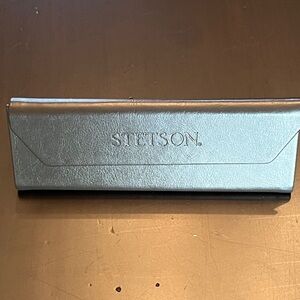Stetson Collapsible Triangle Eyeglass Case